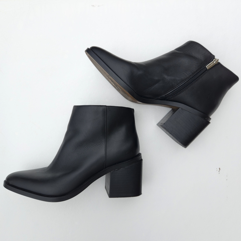 Vince Camuto Kelmi Leather Black Ankle Booties Size 8.5
